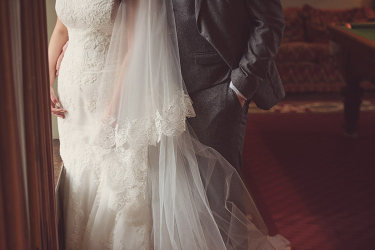 Lace Edge Veil Bride Bridal Quirky Rustic Natural Winter Wedding http://www.rebeccadouglas.co.uk/