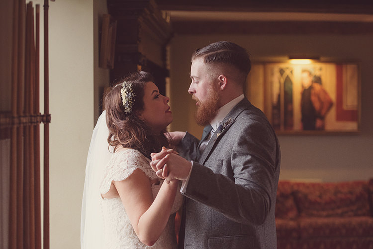 Quirky Rustic Natural Winter Wedding http://www.rebeccadouglas.co.uk/