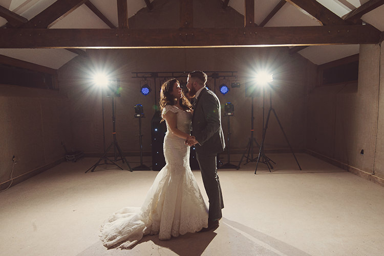 Quirky Rustic Natural Winter Wedding http://www.rebeccadouglas.co.uk/