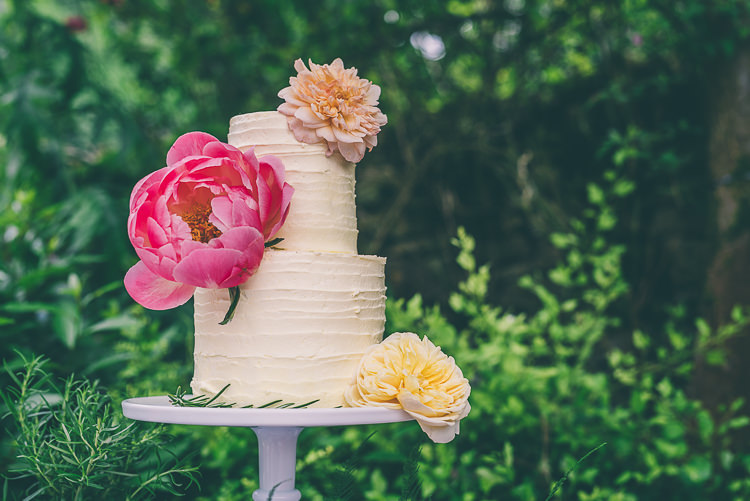 Ethereal Coral Countryside Wedding Ideas http://www.robtarren.co.uk/