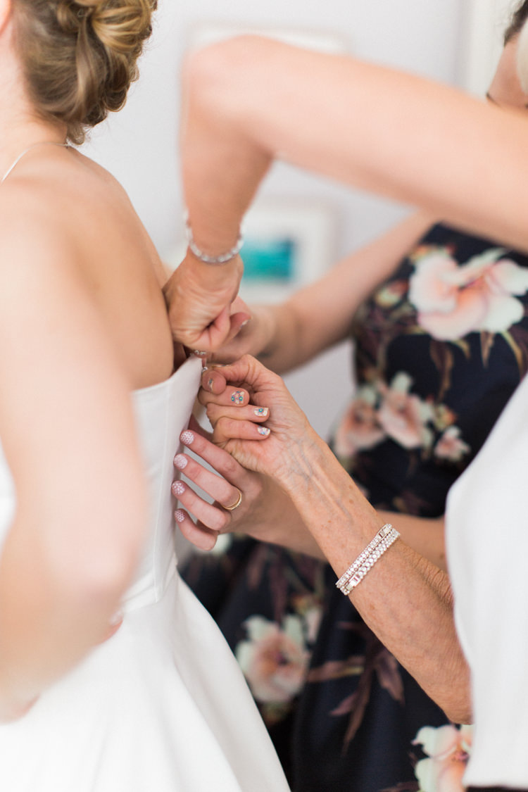 Beautiful Barn Bird Wedding http://www.melissabeattie.com/