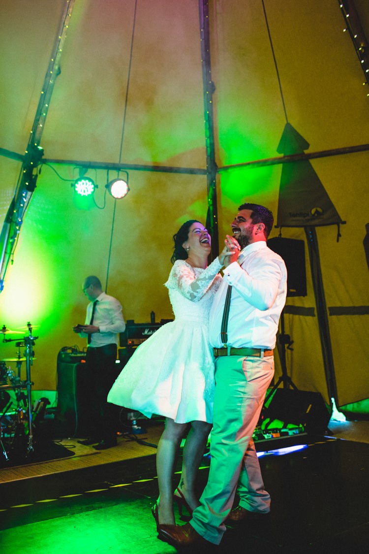 Rustic Tipi Farm Wedding http://aniaames.co.uk/