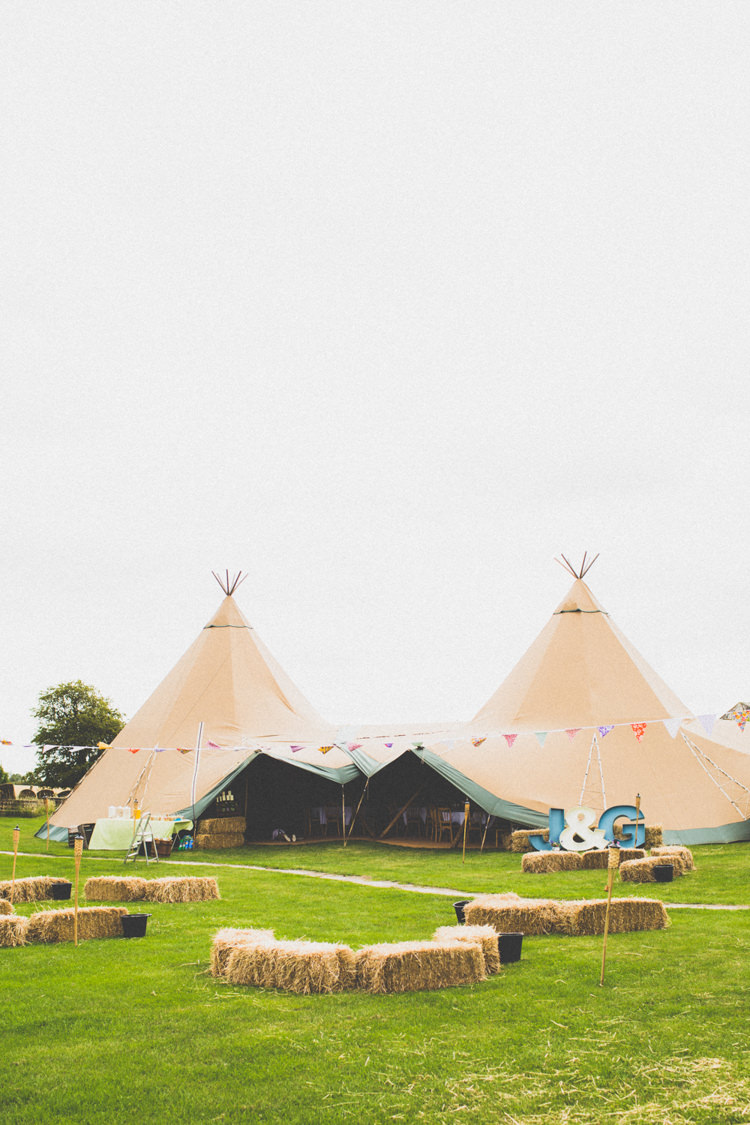 Rustic Tipi Farm Wedding http://aniaames.co.uk/
