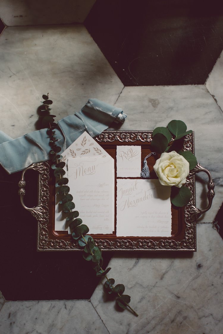 Stationery Menu Invitation RSVP Gold Blue Velvet Ribbon Cream Rose Greenery Vintage Tray Breathtaking Lake Como Wedding Ideas http://lillyred.it/