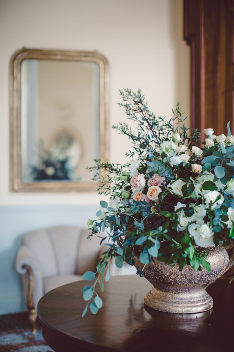 Flowers Cream Blush Roses Eucalyptus Gold Vase Mirror Vintage Breathtaking Lake Como Wedding Ideas http://lillyred.it/