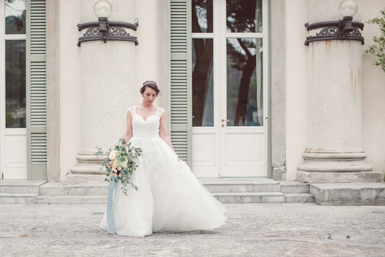 Bride Lace Tulle Kikka Spose Bridal Gown Bouquet Cream Blush Roses Eucalyptus Flowers Vila Geno Breathtaking Lake Como Wedding Ideas http://lillyred.it/