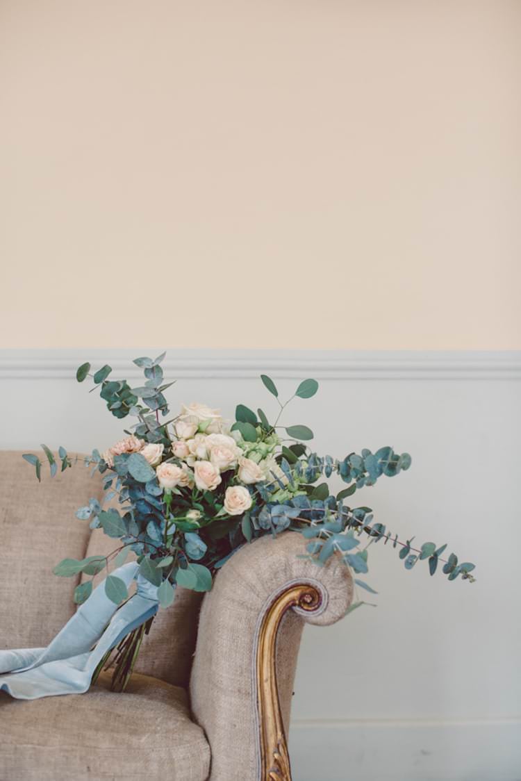 Bridal Bouquet Flowers Cream Blush Roses Eucalyptus Blue Velvet Ribbon Vintage Chair Gold Breathtaking Lake Como Wedding Ideas http://lillyred.it/