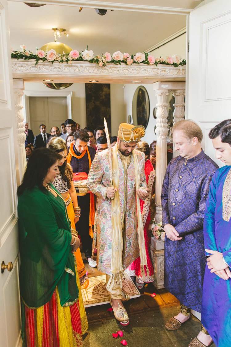 Indian Glamour English Countryside Chic Wedding http://www.jayrowden.com/