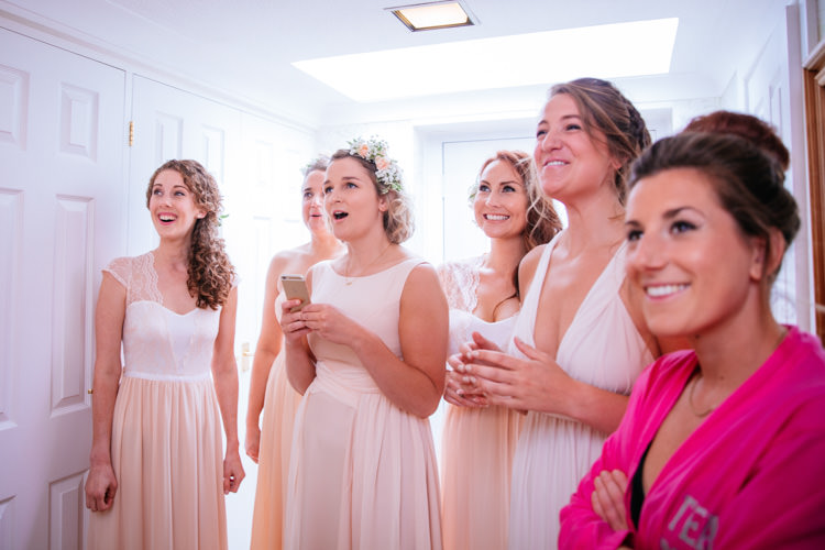 Peaches Mint Stylish Floral Wedding http://www.sarahleggephotography.co.uk/