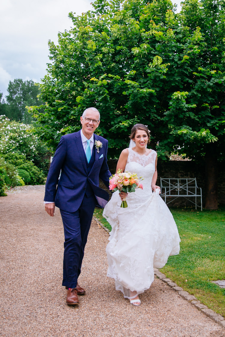 Peaches Mint Stylish Floral Wedding http://www.sarahleggephotography.co.uk/