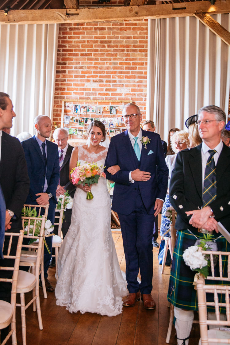 Peaches Mint Stylish Floral Wedding http://www.sarahleggephotography.co.uk/