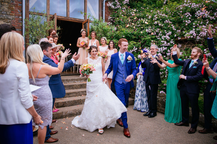 Peaches Mint Stylish Floral Wedding http://www.sarahleggephotography.co.uk/