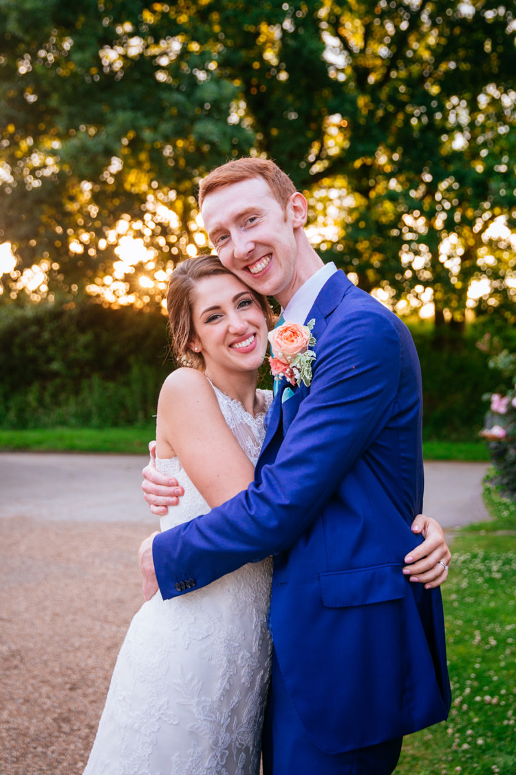 Peaches Mint Stylish Floral Wedding http://www.sarahleggephotography.co.uk/