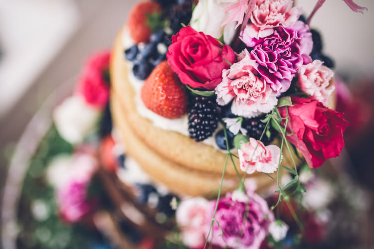 Naked Cake Flowers Berries Topper Retro 1950s Vintage Wedding http://amyfaithphotography.com/