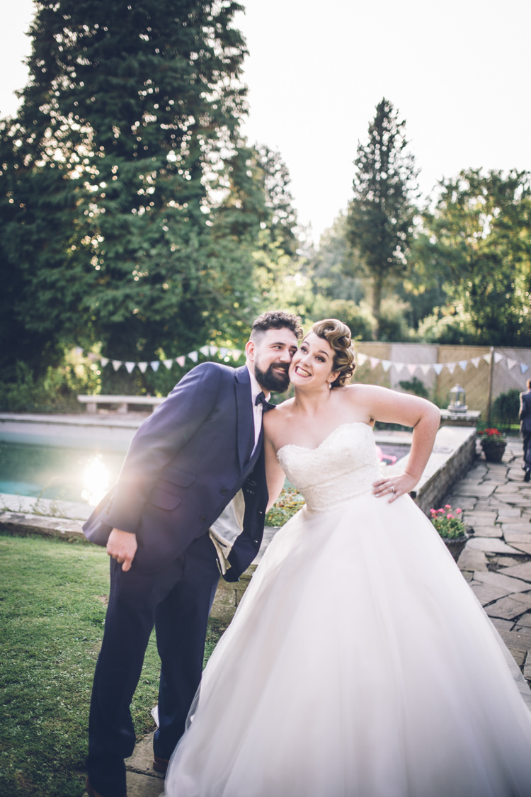 Strapless Sweetheart Tulle Dress Gown Bride Bridal Retro 1950s Vintage Wedding http://amyfaithphotography.com/