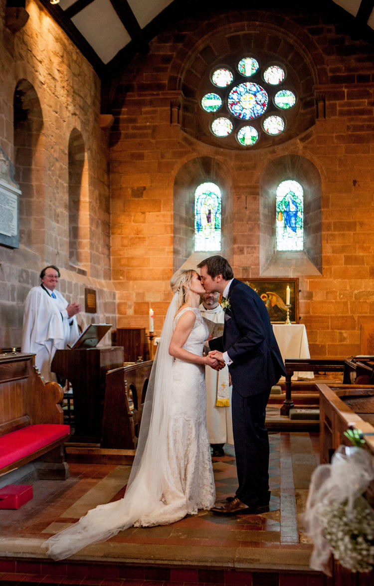 Natural Pretty Pale Pink Wedding http://www.lisacarpenterphotos.com/