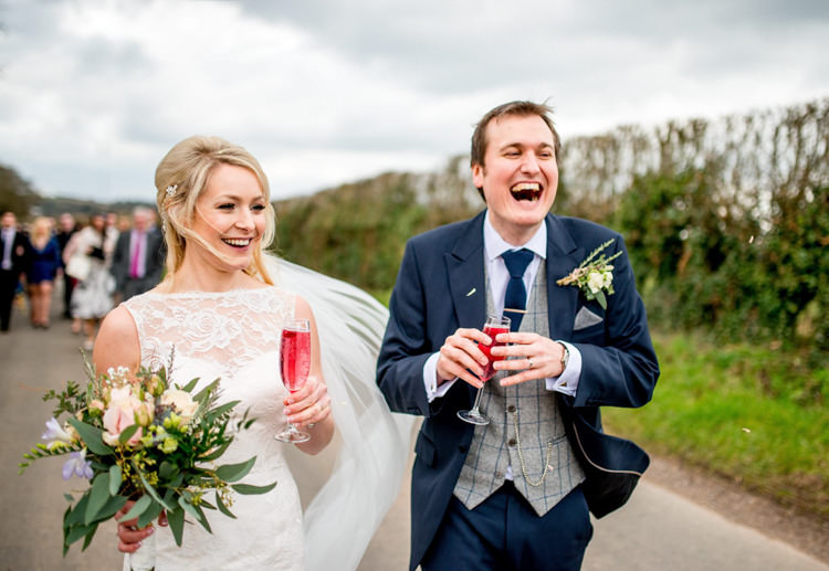 Natural Pretty Pale Pink Wedding http://www.lisacarpenterphotos.com/