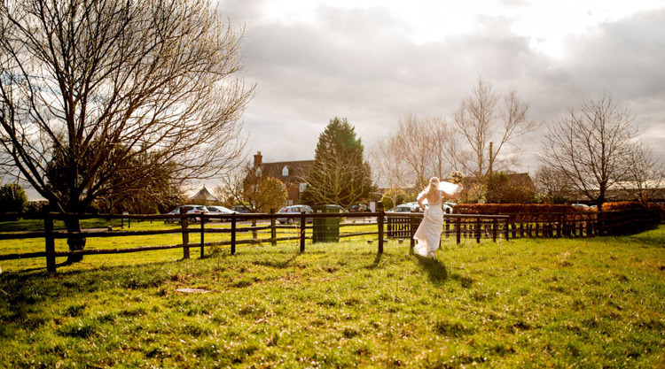 Natural Pretty Pale Pink Wedding http://www.lisacarpenterphotos.com/