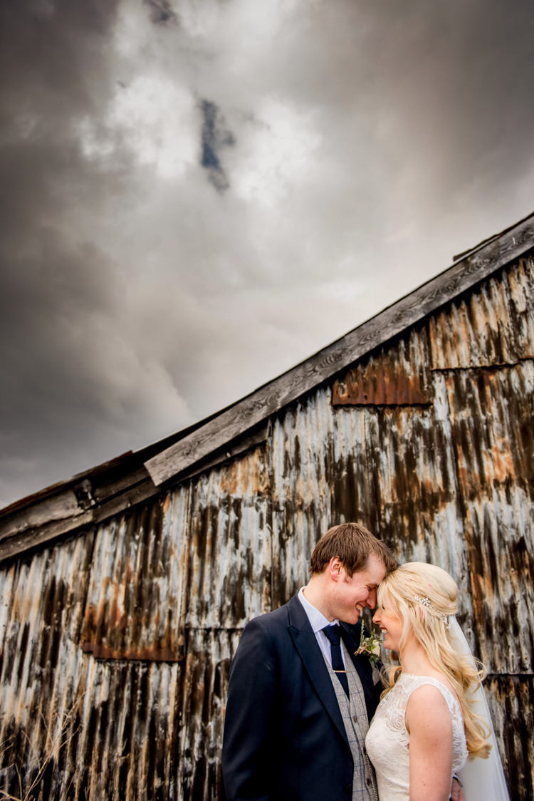 Natural Pretty Pale Pink Wedding http://www.lisacarpenterphotos.com/