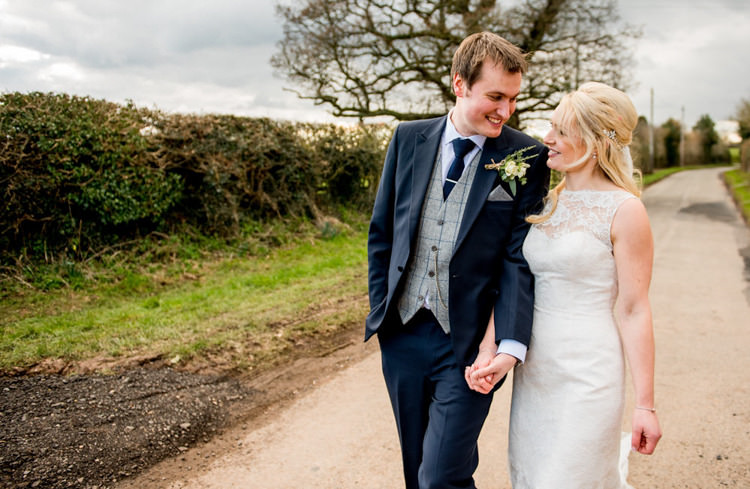 Natural Pretty Pale Pink Wedding http://www.lisacarpenterphotos.com/