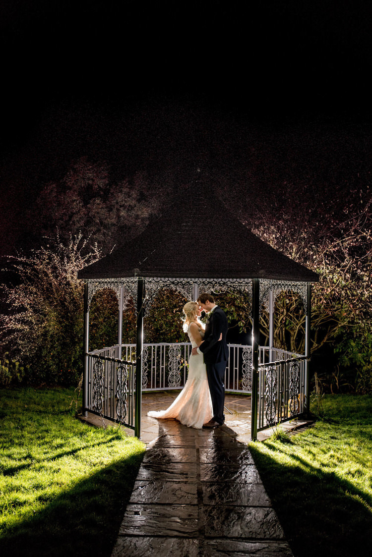 Natural Pretty Pale Pink Wedding http://www.lisacarpenterphotos.com/