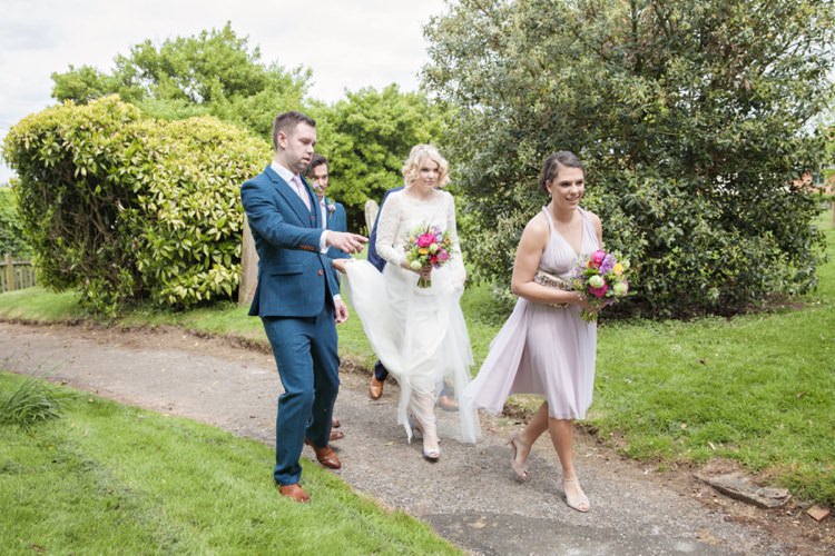 Fresh Spring Country Wedding http://kerryannduffy.com/