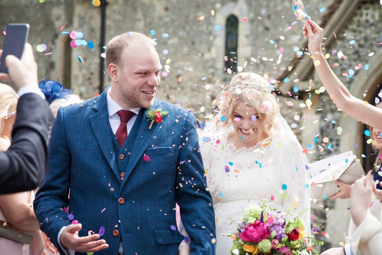Confetti Throw Fresh Spring Country Wedding http://kerryannduffy.com/