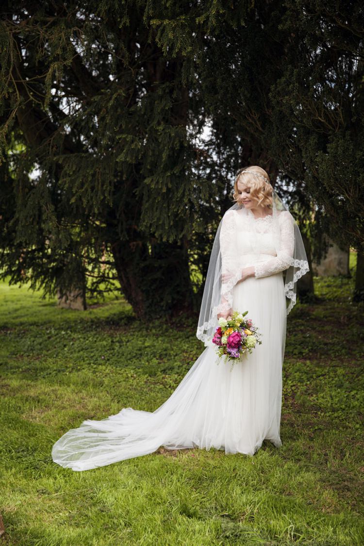 Dress Gown Bride Bridal Lace Sleeves Tulle Vintage Veil Fresh Spring Country Wedding http://kerryannduffy.com/