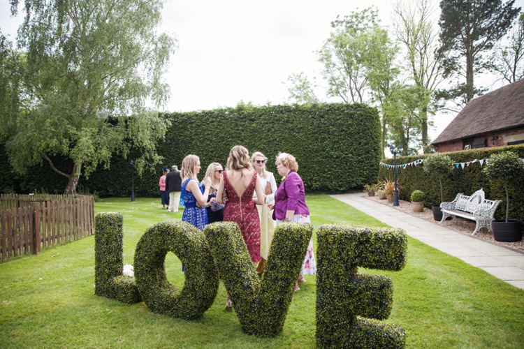Fresh Spring Country Wedding http://kerryannduffy.com/