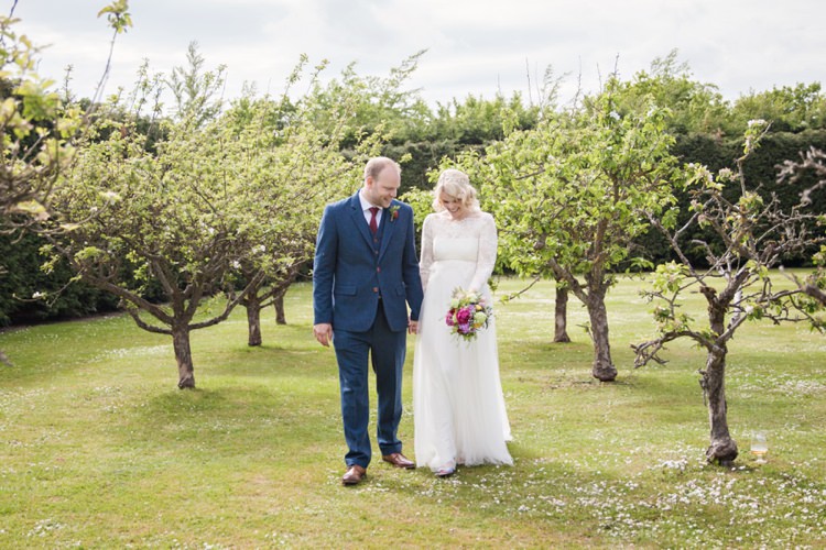 Fresh Spring Country Wedding http://kerryannduffy.com/