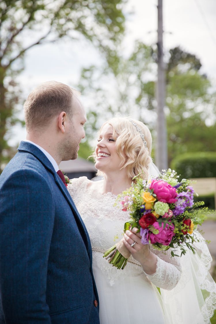 Fresh Spring Country Wedding http://kerryannduffy.com/