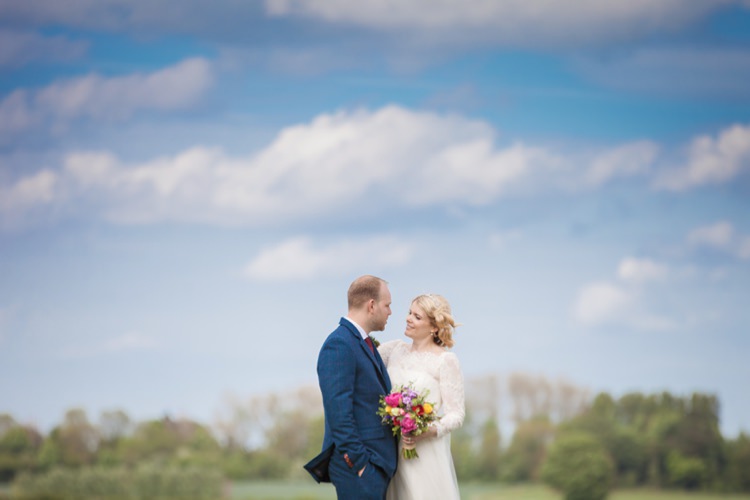 Fresh Spring Country Wedding http://kerryannduffy.com/