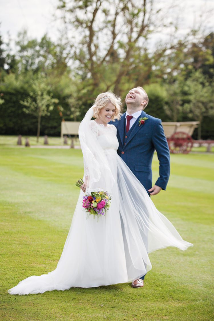 Fresh Spring Country Wedding http://kerryannduffy.com/