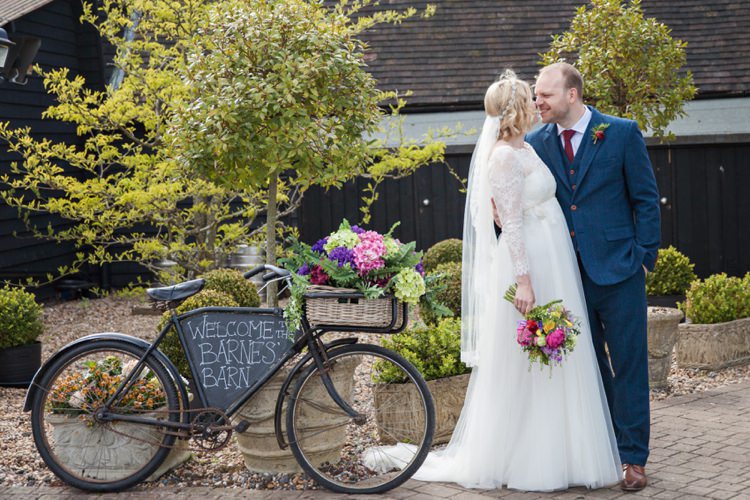 Fresh Spring Country Wedding http://kerryannduffy.com/