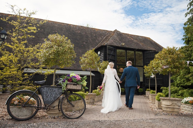 Fresh Spring Country Wedding http://kerryannduffy.com/