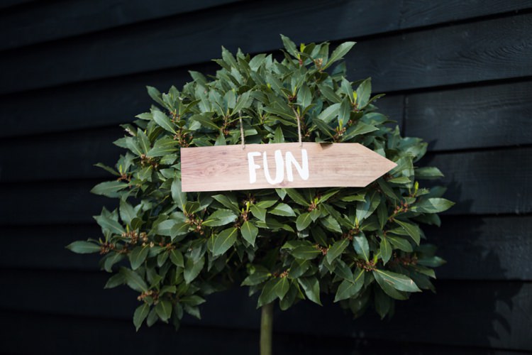 Fresh Spring Country Wedding http://kerryannduffy.com/