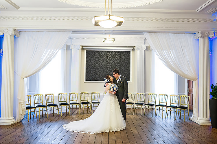 Vintage Doctor Who Wedding http://www.linaandtom.com/