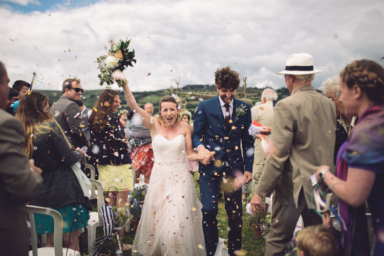 Confetti Throw Outdoor Countryside Fair Wedding http://www.jennawoodward.com/