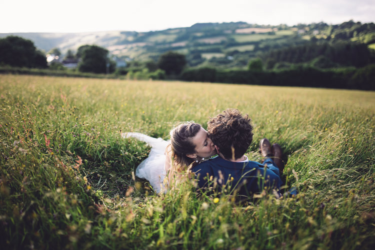Outdoor Countryside Fair Wedding http://www.jennawoodward.com/