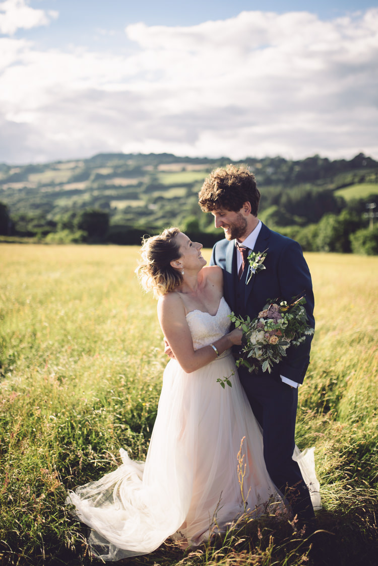 Outdoor Countryside Fair Wedding http://www.jennawoodward.com/