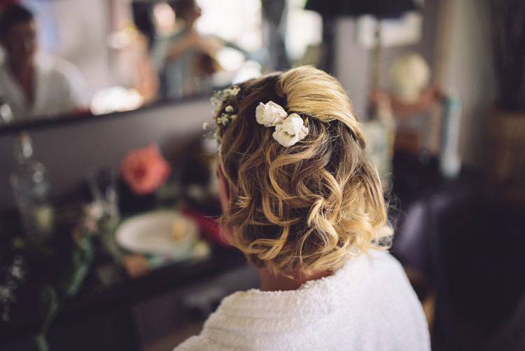Bride Bridal Hair Short Waves Flowers Outdoor Countryside Fair Wedding http://www.jennawoodward.com/