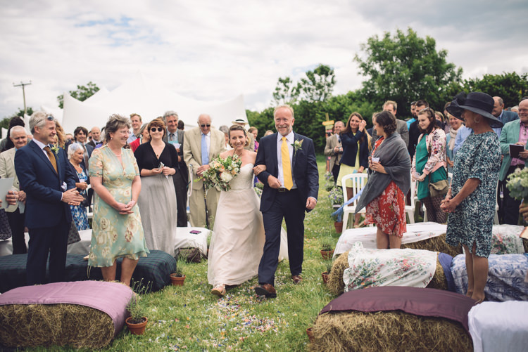 Outdoor Countryside Fair Wedding http://www.jennawoodward.com/