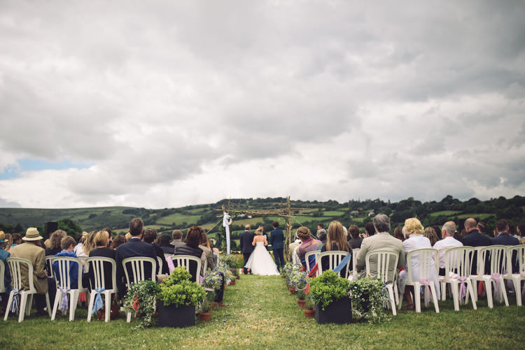 Outdoor Countryside Fair Wedding http://www.jennawoodward.com/
