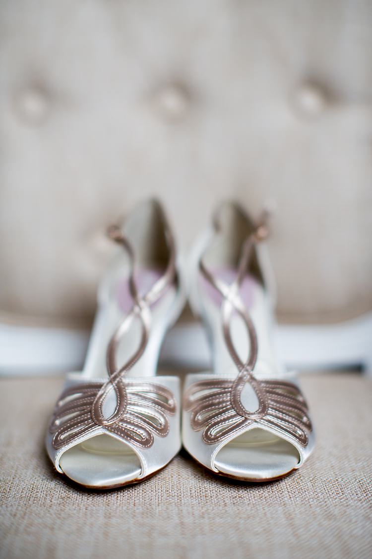 PINK Shoes Bride Bridal Vintage Pretty Relaxed Countryside Wedding http://katherineashdown.co.uk/