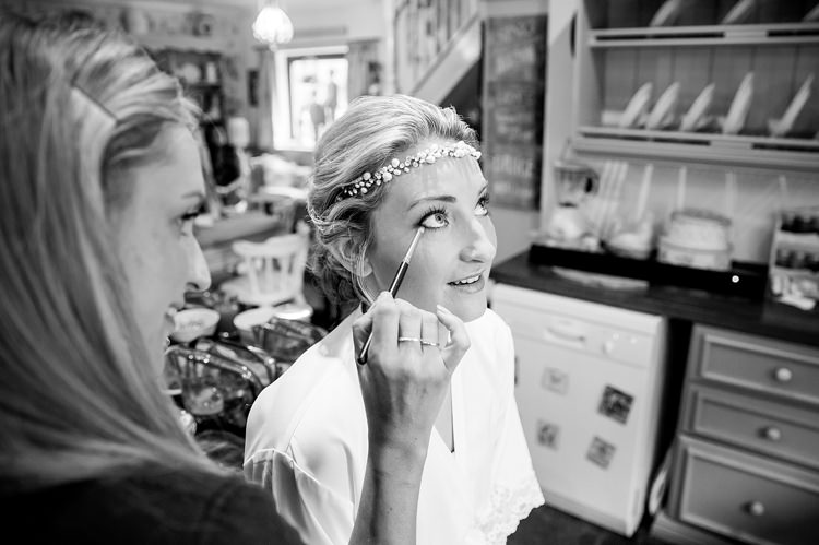 Pretty Relaxed Countryside Wedding http://katherineashdown.co.uk/