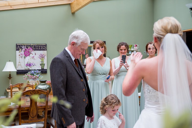 Pretty Relaxed Countryside Wedding http://katherineashdown.co.uk/