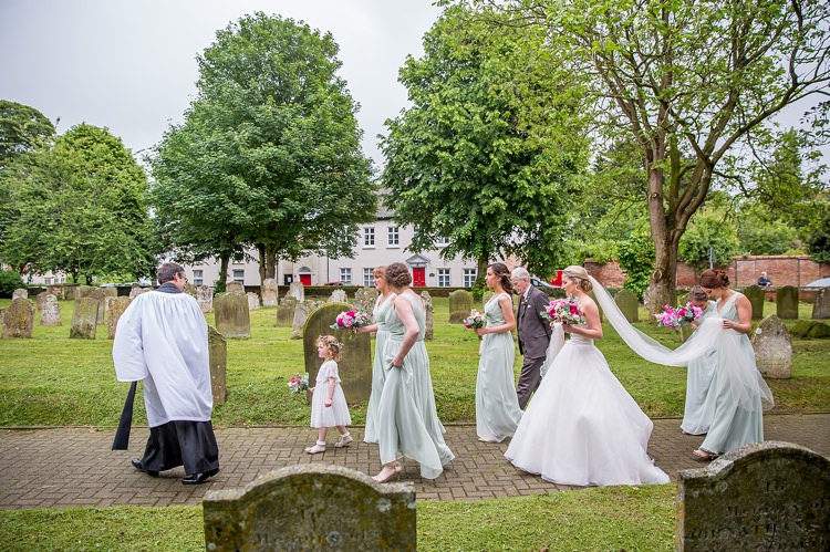 Pretty Relaxed Countryside Wedding http://katherineashdown.co.uk/