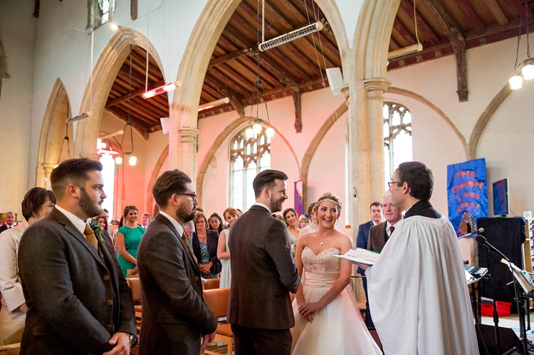 Pretty Relaxed Countryside Wedding http://katherineashdown.co.uk/