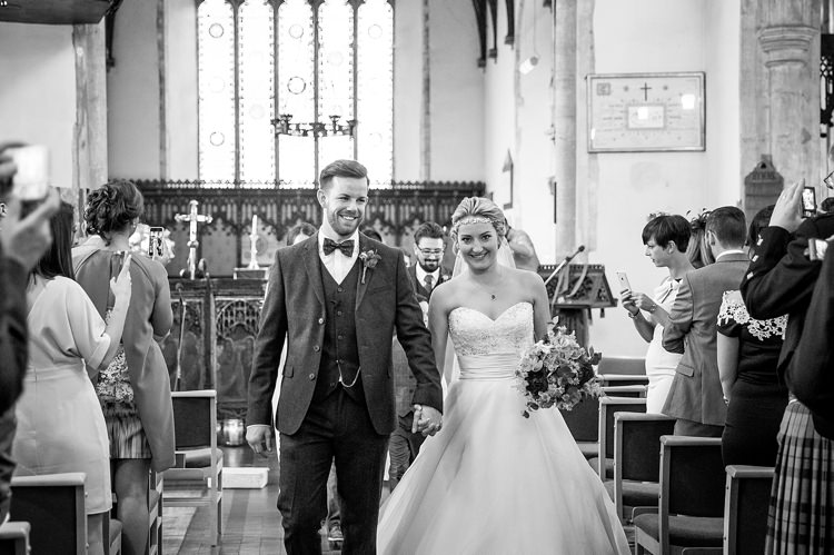 Pretty Relaxed Countryside Wedding http://katherineashdown.co.uk/