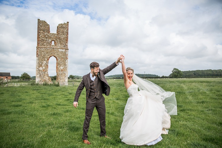 Pretty Relaxed Countryside Wedding http://katherineashdown.co.uk/